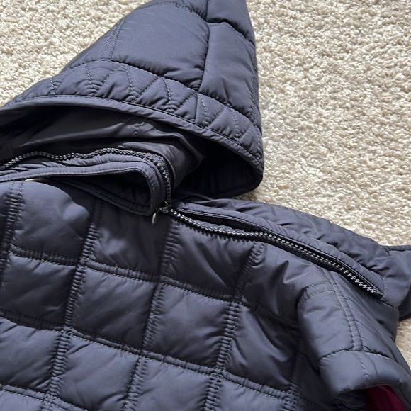 Navy bluish-gray puffer vest with detachable hood - Picture 7 of 7